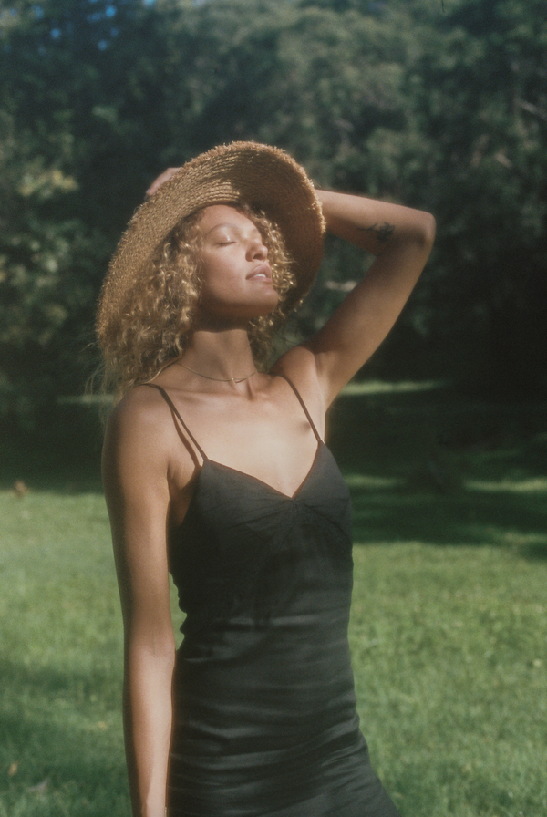 topofblackmidislipdress_600x.